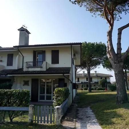 Elegant With Pool And Barbecue Villa *