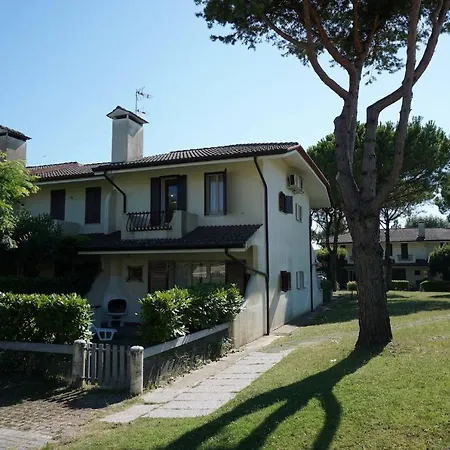 Villa Elegant With Pool And Barbecue Porto Santa Margherita di Caorle