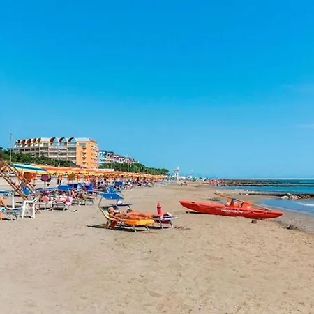Elegant With Pool And Barbecue Porto Santa Margherita di Caorle