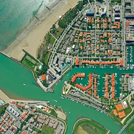 Elegant With Pool And Barbecue * Porto Santa Margherita di Caorle