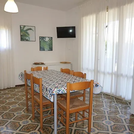 Elegant With Pool And Barbecue Villa